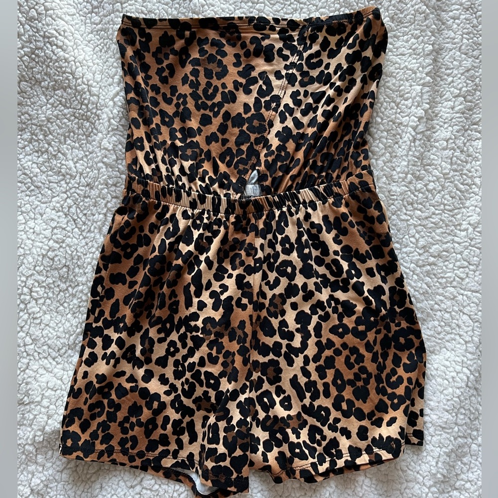 Leopard print romper, Size small